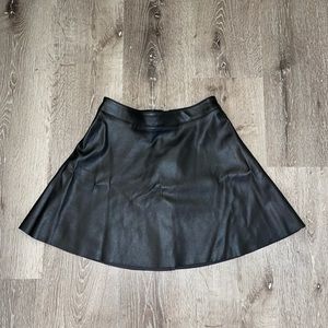 DIVIDED faux leather skirt
